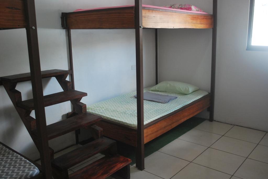 Passifloras Hostel Quepos Bagian luar foto