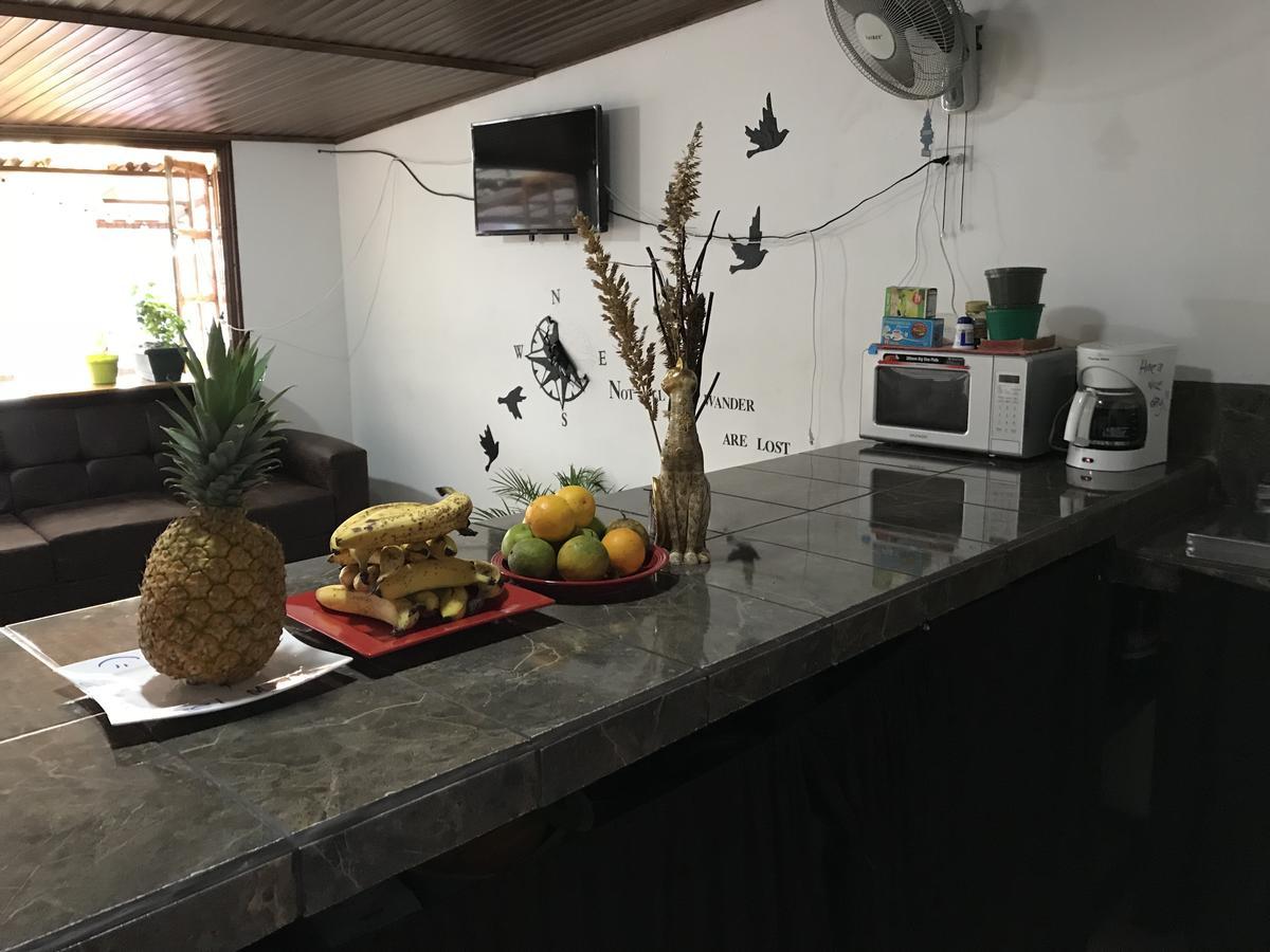 Passifloras Hostel Quepos Bagian luar foto