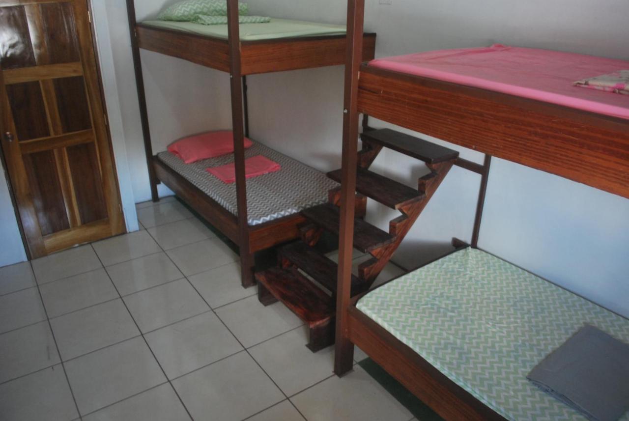 Passifloras Hostel Quepos Bagian luar foto
