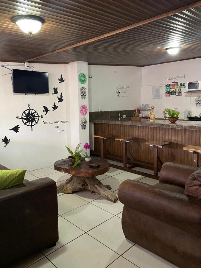 Passifloras Hostel Quepos Bagian luar foto