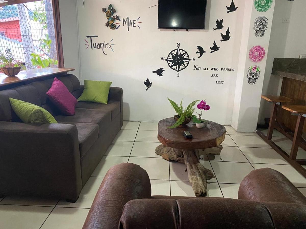 Passifloras Hostel Quepos Bagian luar foto